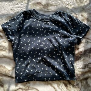 SmilyXH&M striped top in SZ-M and HOLLISTER flower shirt in a SZ-M